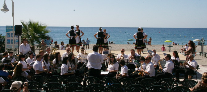 El buen tiempo han protagonizado la presentación de la Escuela Municipal de Música y Danza de Almuñécar
