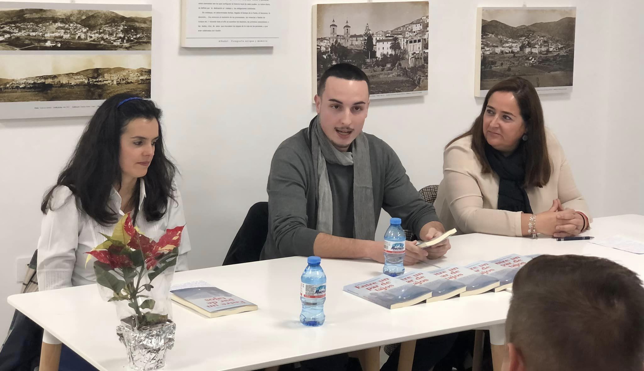 El joven de Albuñol Carlos Martín presenta su libro “Entre un par de tajos”