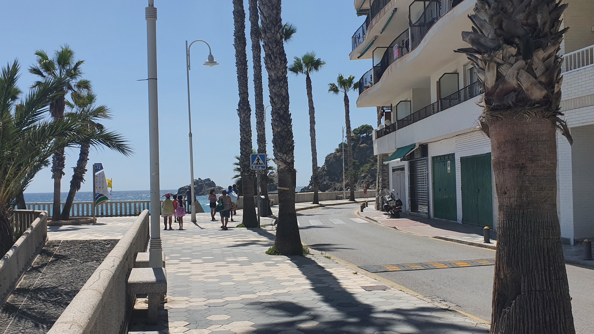 El paseo Prieto Moreno o La Caletilla en Almuñécar estará cortado al tráfico por obras desde este lunes y hasta el jueves.