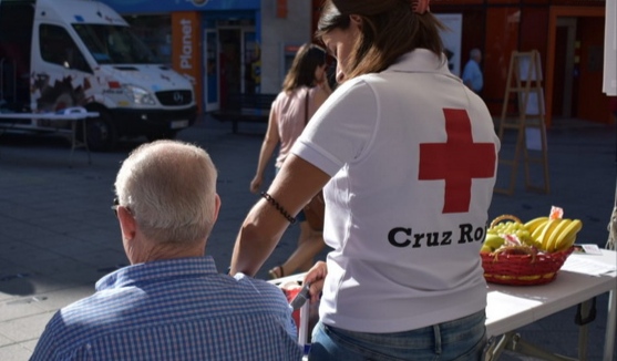 Una campaña sobre la 'Ola de Calor' llega mañana viernes a Almuñécar de la mano de Cruz Roja para prevenir los efectos de las altas temperaturas