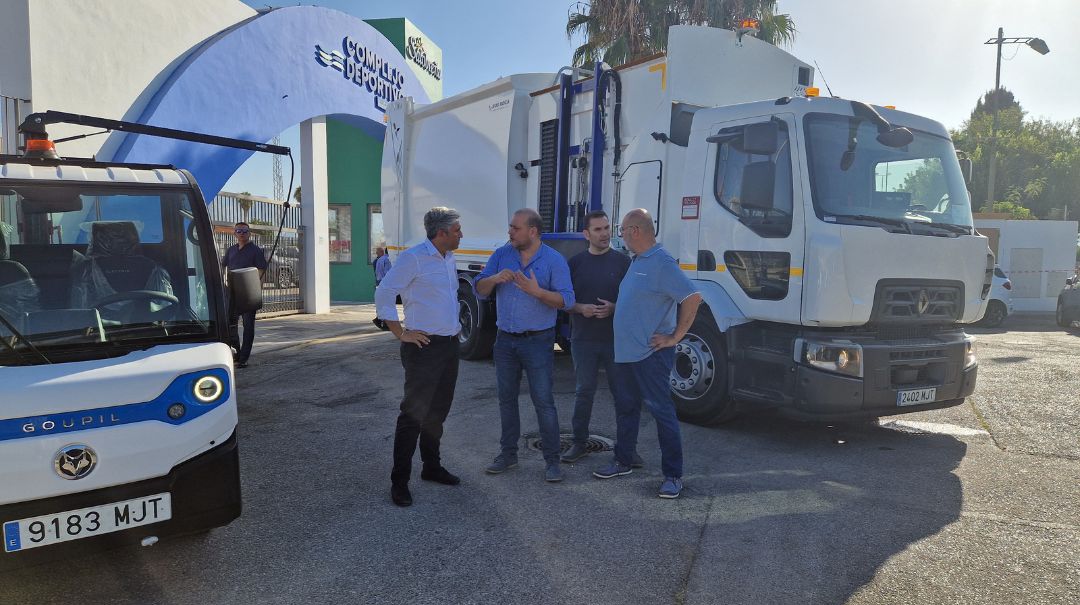 Salobreña sigue ampliando la flota de vehículos y mobiliario urbano para la limpieza y recogida de residuos 