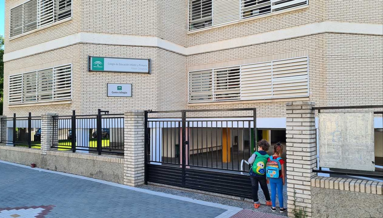 Salobreña prepara sus centros educativos para la vuelta al cole
