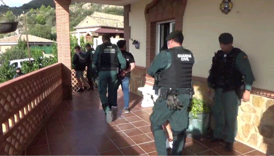 Desarticulada una organización criminal dedicada al robo a ancianos por el método del 'abrazo cariñoso' en la provincia de Granada