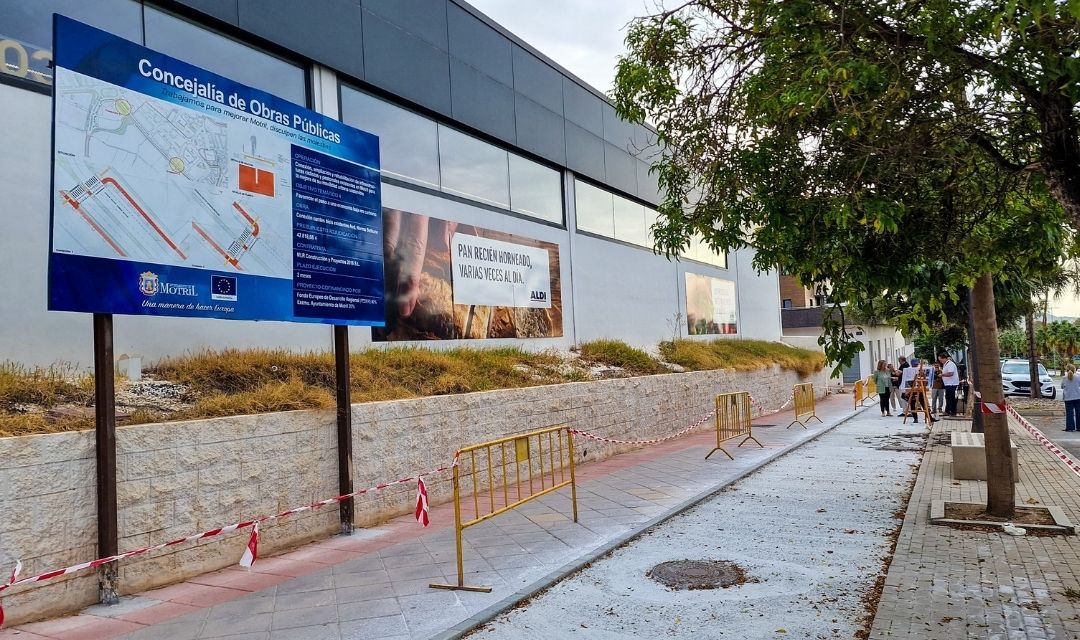 A buen ritmo las obras de mejora para la conexión de los carriles bici en la avenida Norman Bethune de la Ronda Sur de Motril