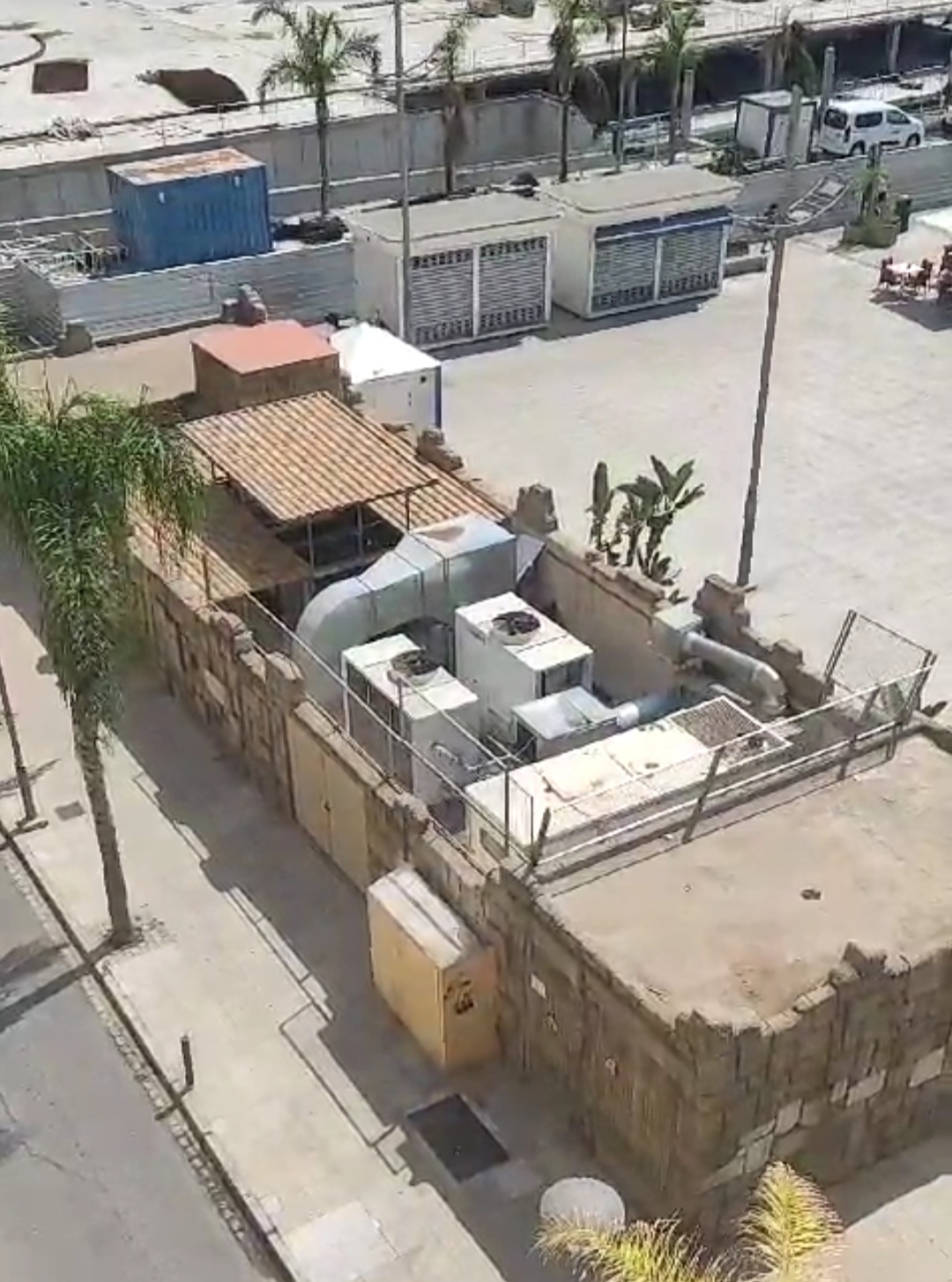 Almuñécar Unida para la Gente reclama al Ayuntamiento que limite el ruido producido por los aparatos de climatización del acuario