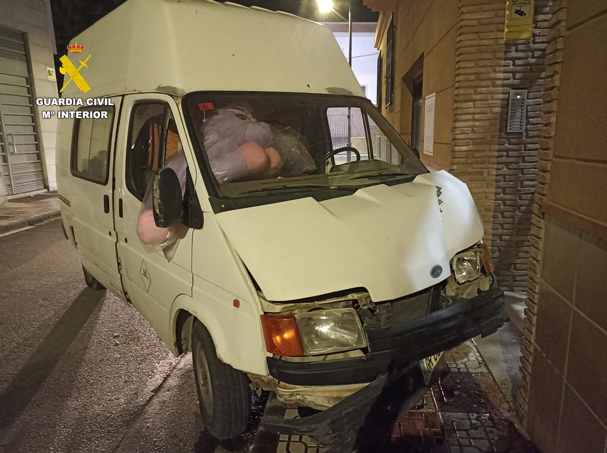Detenido un joven por robar un vehículo y posteriormente robar en el interior de un camión en Pulianas