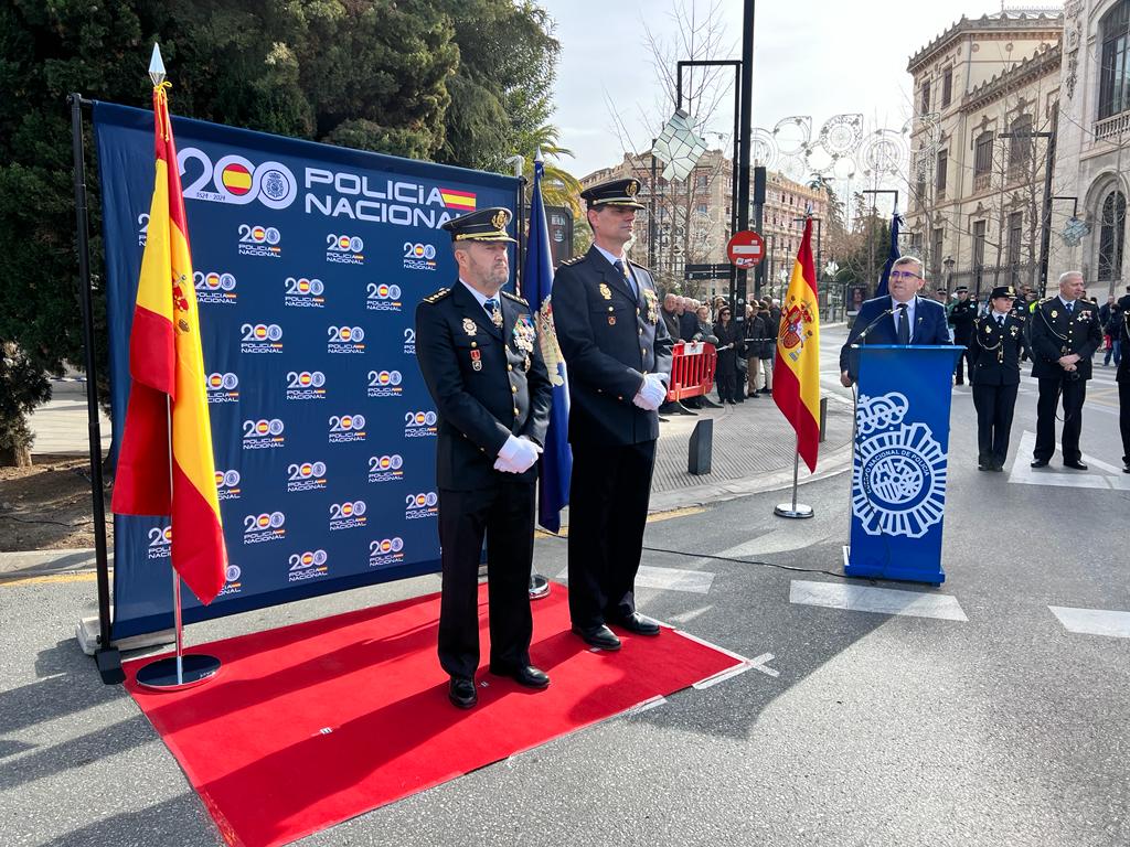 España convoca un concurso de diseño para la bandera nacional - Cultur Plaza