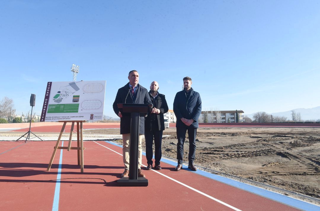 Diputación ratifica la obligatoriedad por parte de la empresa adjudicataria de la solicitud de licencia y pago de la obra iniciada en la Ciudad Deportiva
