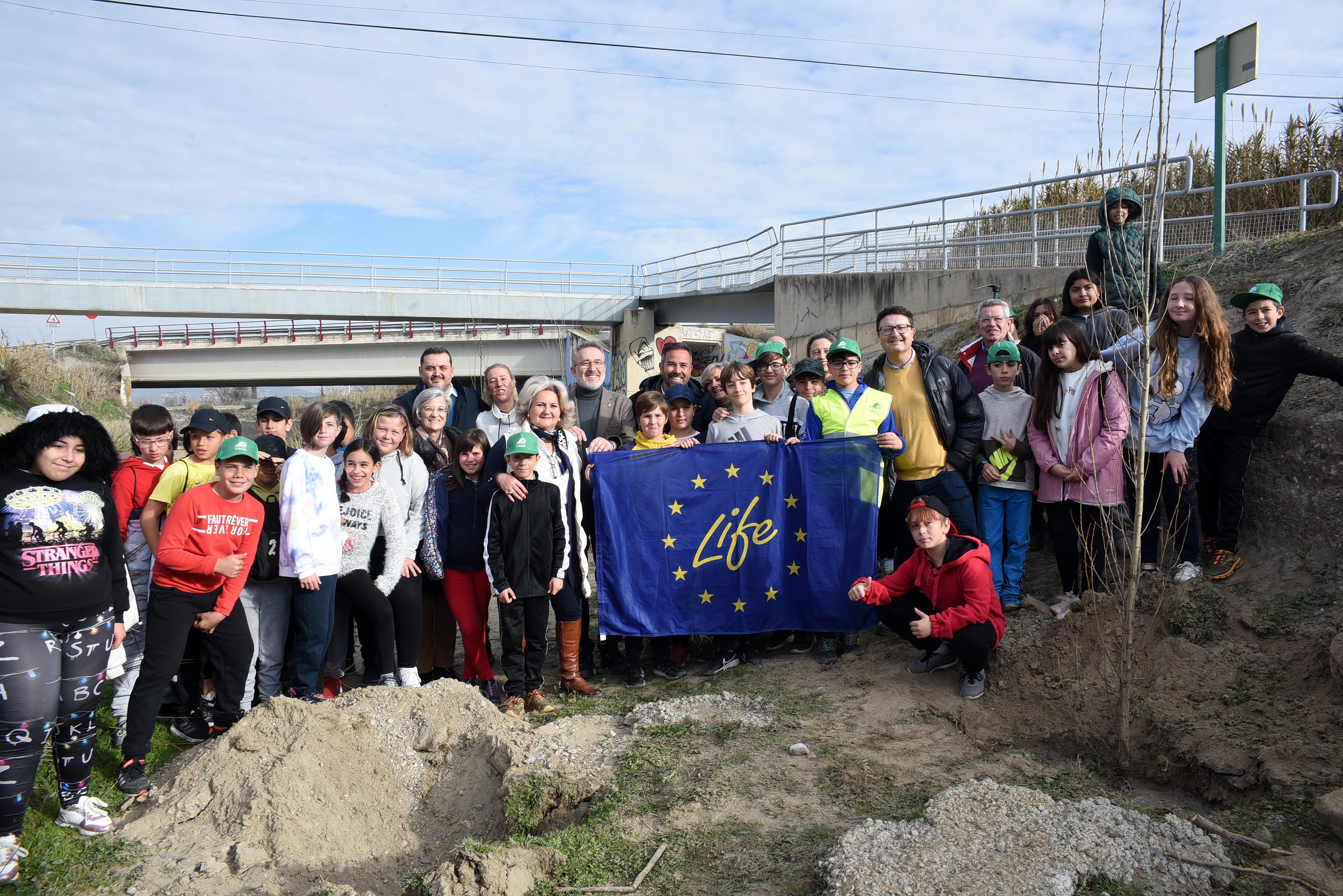 La ribera del río Dílar a su paso por Vegas del Genil se reforesta de la mano de Diputación