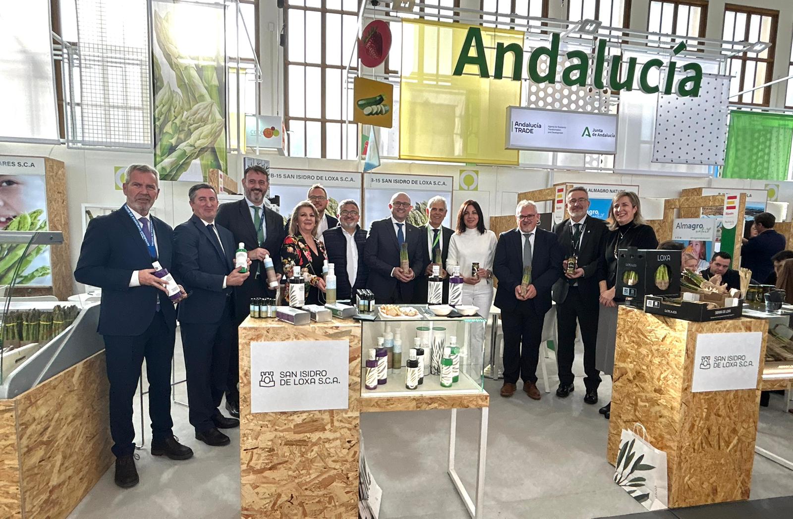 El sector hortofrutícola granadino recibe el apoyo de la Diputación en la Fruit Logística de Berlín