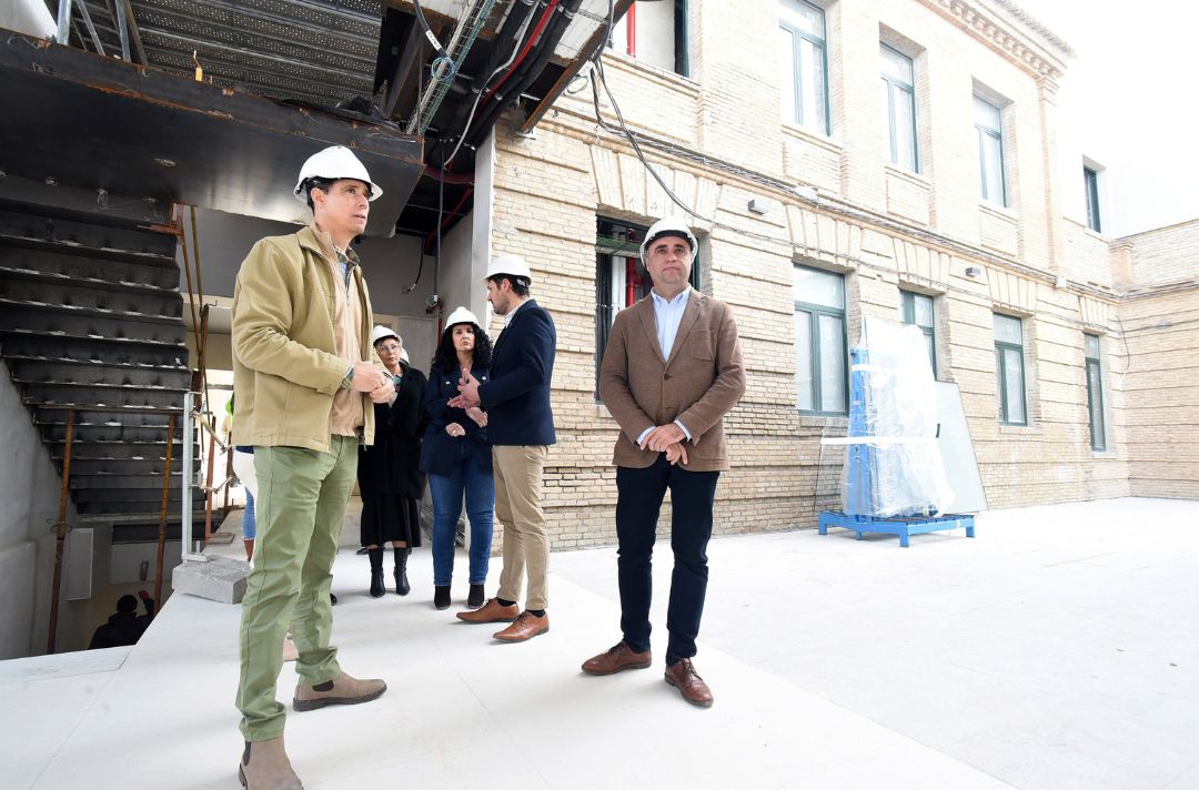 Francis Rodríguez visita las obras de rehabilitación del edificio ‘Autónomos’ de los Centros Sociales con un plazo de ejecución de veinte meses