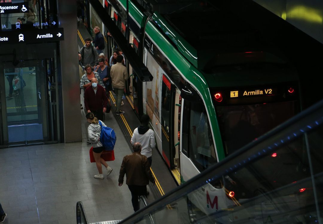 Los usuarios del Metro de Granada puntúan con un 8,33 el servicio, la mejor puntuación desde su puesta en funcionamiento