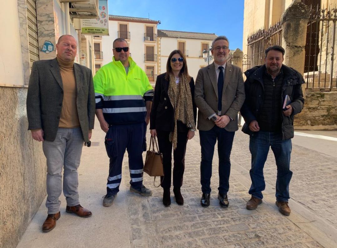 Finaliza el acondicionamiento de la zona comercial de Montefrío gracias al programa Arcotur que promueve Diputación