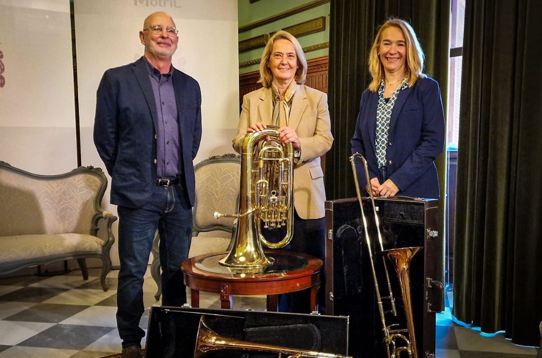 El Conservatorio 'Antonio Lorenzo' recibe del Ayuntamiento de Motril unos cincuenta instrumentos de música