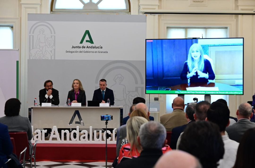 Limitar el uso de móviles en los colegios, objetivo del Consejo Escolar de Andalucía