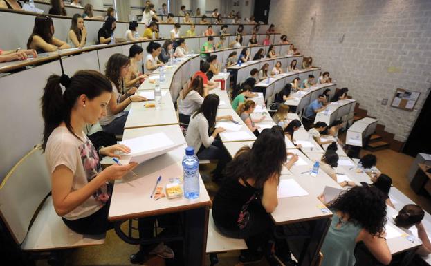 Casi 7.000 aspirantes granadinos optarán a las próximas oposiciones de Maestros, Secundaria, Régimen Especial y FP