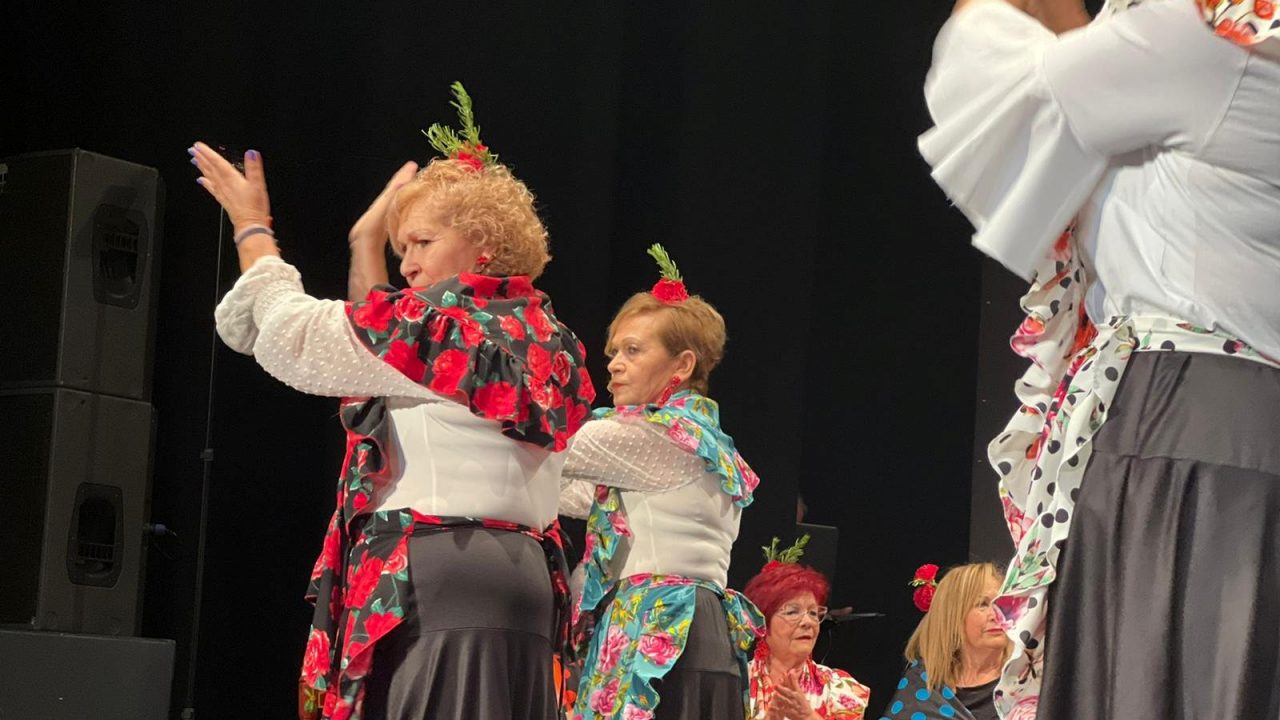 Los mayores de la Villa celebran su gala promoviendo el folklore y las tradiciones populares