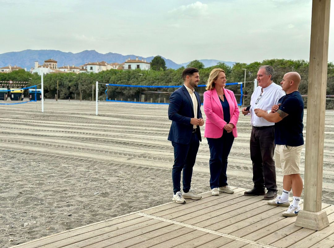 La instalación de las nuevas pistas deportivas de Playa Granada, “prácticamente finalizada”