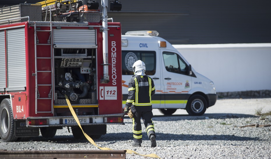 Desalojada por prevención una veintena de viviendas por un incendio en Polopos