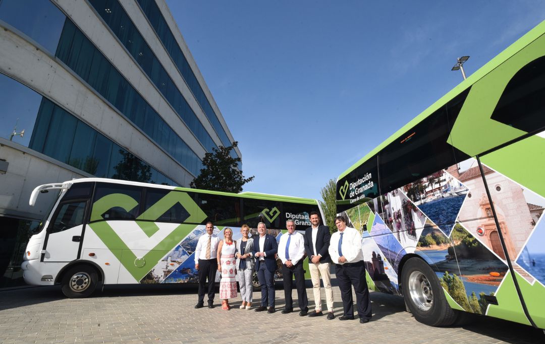 Nueva imagen corporativa de los autobuses de Diputación para la promoción del patrimonio de la provincia granadina