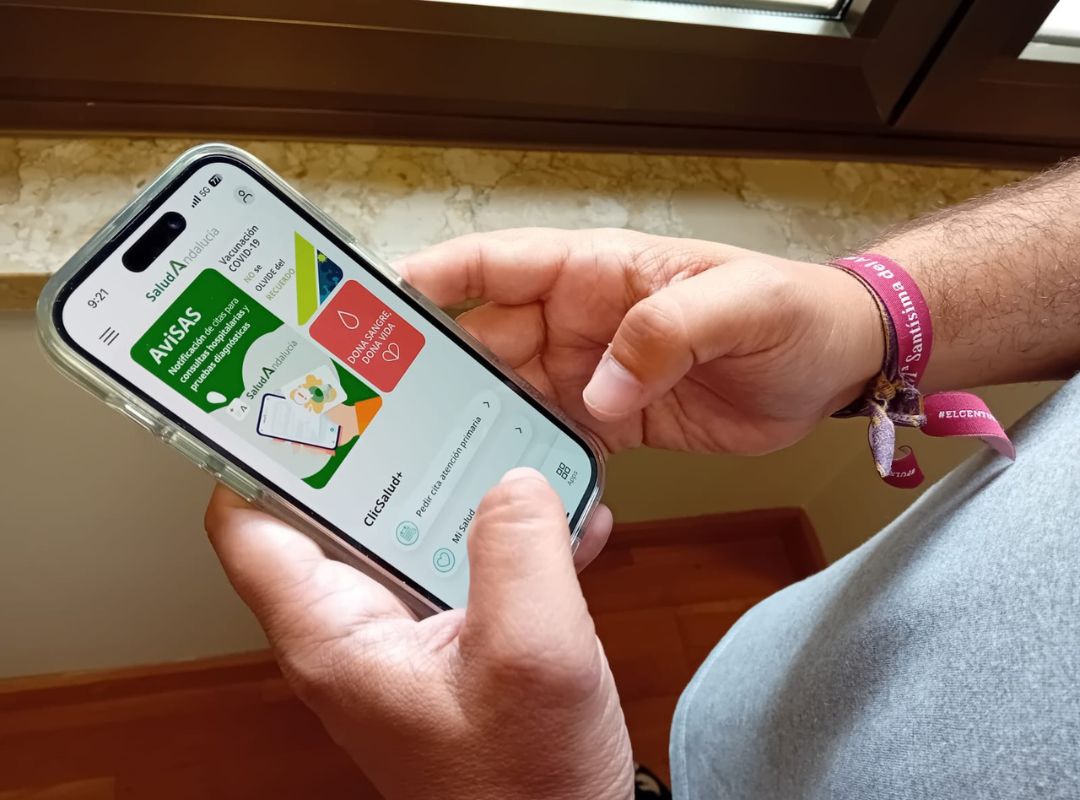 Los usuarios de la sanidad pública andaluza ya reciben a través de 'AviSAS' notificaciones de citas de Atención Primaria