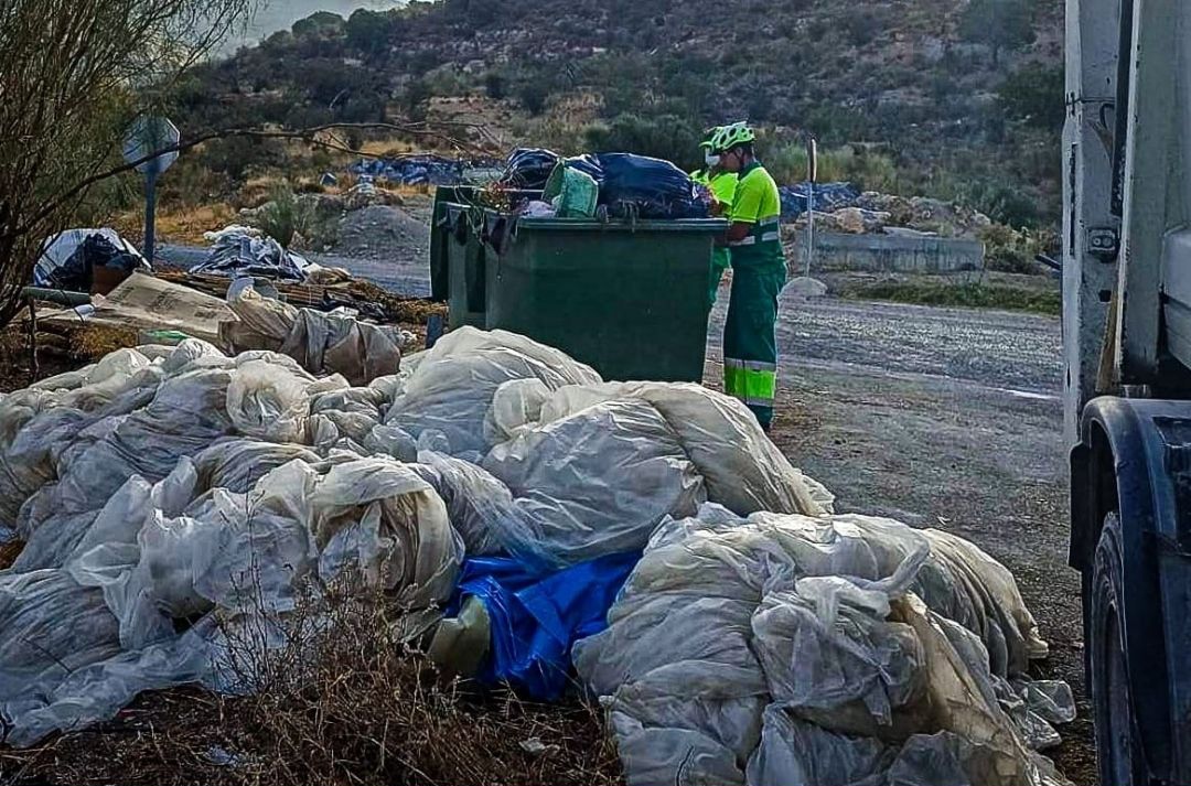 La campaña ‘Atentan Contra’ se salda con más de 30 sanciones en las dos primeras semanas de vigilancia contra vertidos indiscriminados de residuos en Motril