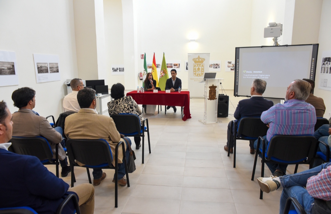 Diputación da a conocer a los alcaldes granadinos el proyecto de digitalización para 172 municipios de menos de 20.000 habitantes
