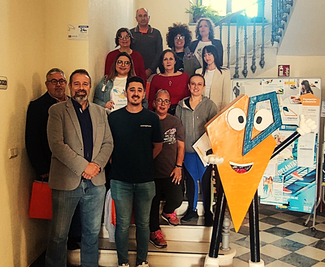 El Aula Mentor entrega catorce matrículas gratuitas en los premios del IX Concurso 'Fórmate y Mentorízate' gracias al patrocinio de trece empresas del municipio