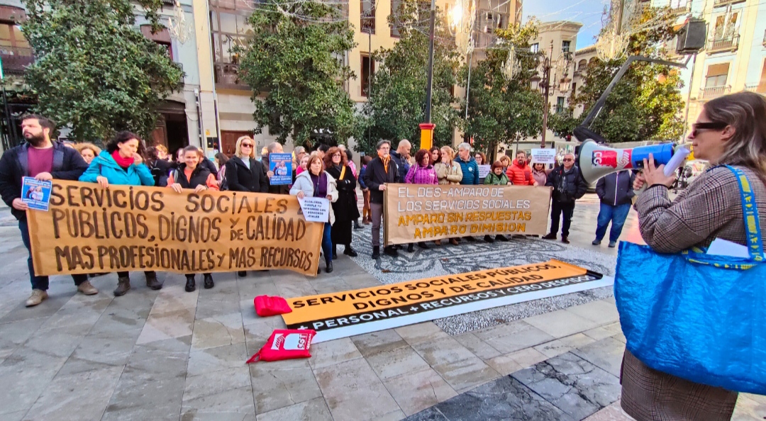 Los Servicios Sociales del Ayuntamiento de Granada exigen la dimisión de su concejala al omitir sus demandas