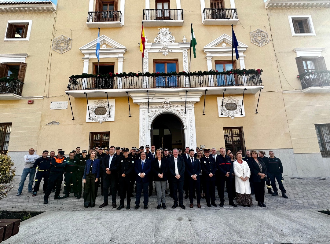 Policía Local, Bomberos y Protección Civil, reconocidos en Motril por su trabajo tras los sucesos de la DANA en Valencia