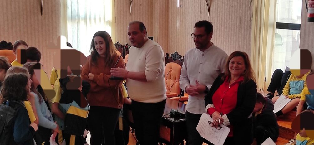 Alumnos del colegio de La Caleta conmemoran el Da de la Constitucin con diversas actividades en el Ayuntamiento de la Villa