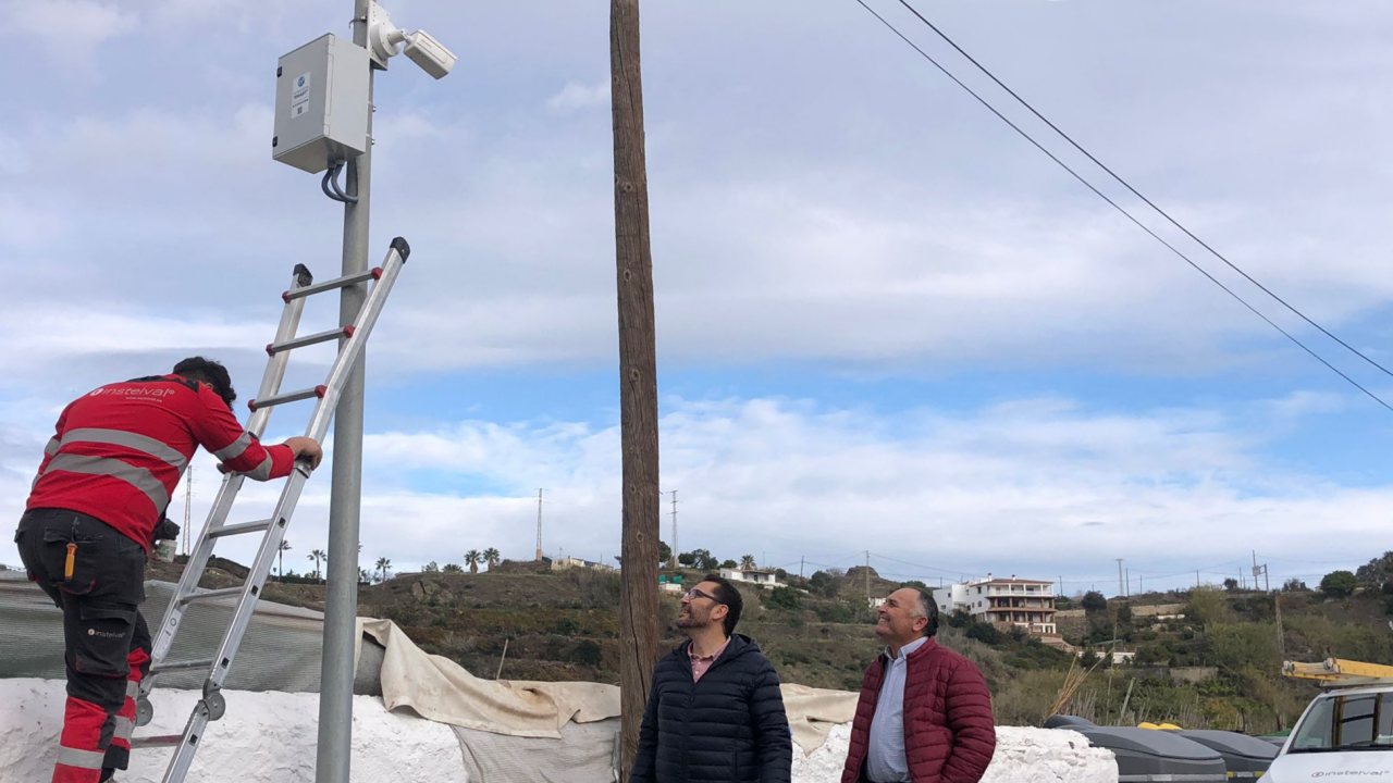 El Ayuntamiento de Salobrea refuerza la seguridad con la instalacin de nuevas cmaras de vigilancia