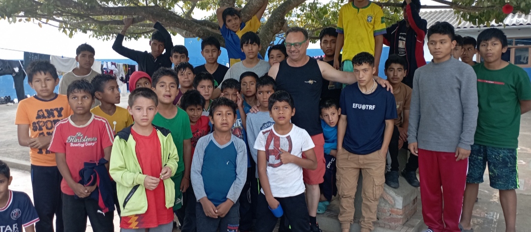 Motril protagoniza hoy martes una Caminata Solidaria bajo el lema 'Un lápiz, una Sonrisa por Bolivia'