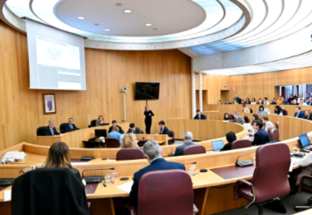 La institución provincial reclama al Gobierno y a la Diputación de Jaén tomar medidas para mejorar la conectividad del aeropuerto Federico García Lorca Granada-Jaén