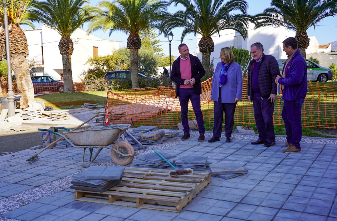 El Consistorio motrileño comienza las obras de mejora de la plaza Río Guadalquivir de Puntalón