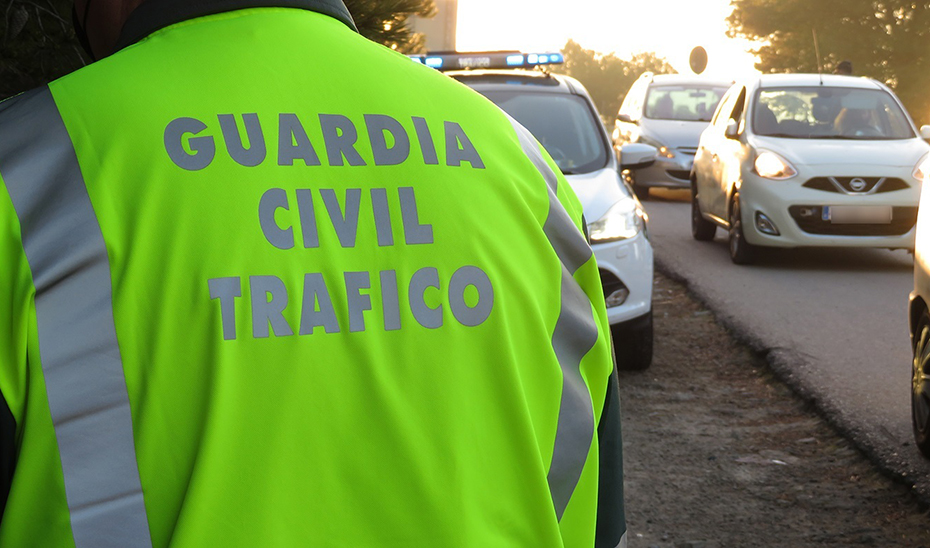 Detenido un conductor tras darse a la fuga y embestir a un vehículo de la Guardia Civil por la GR-30
