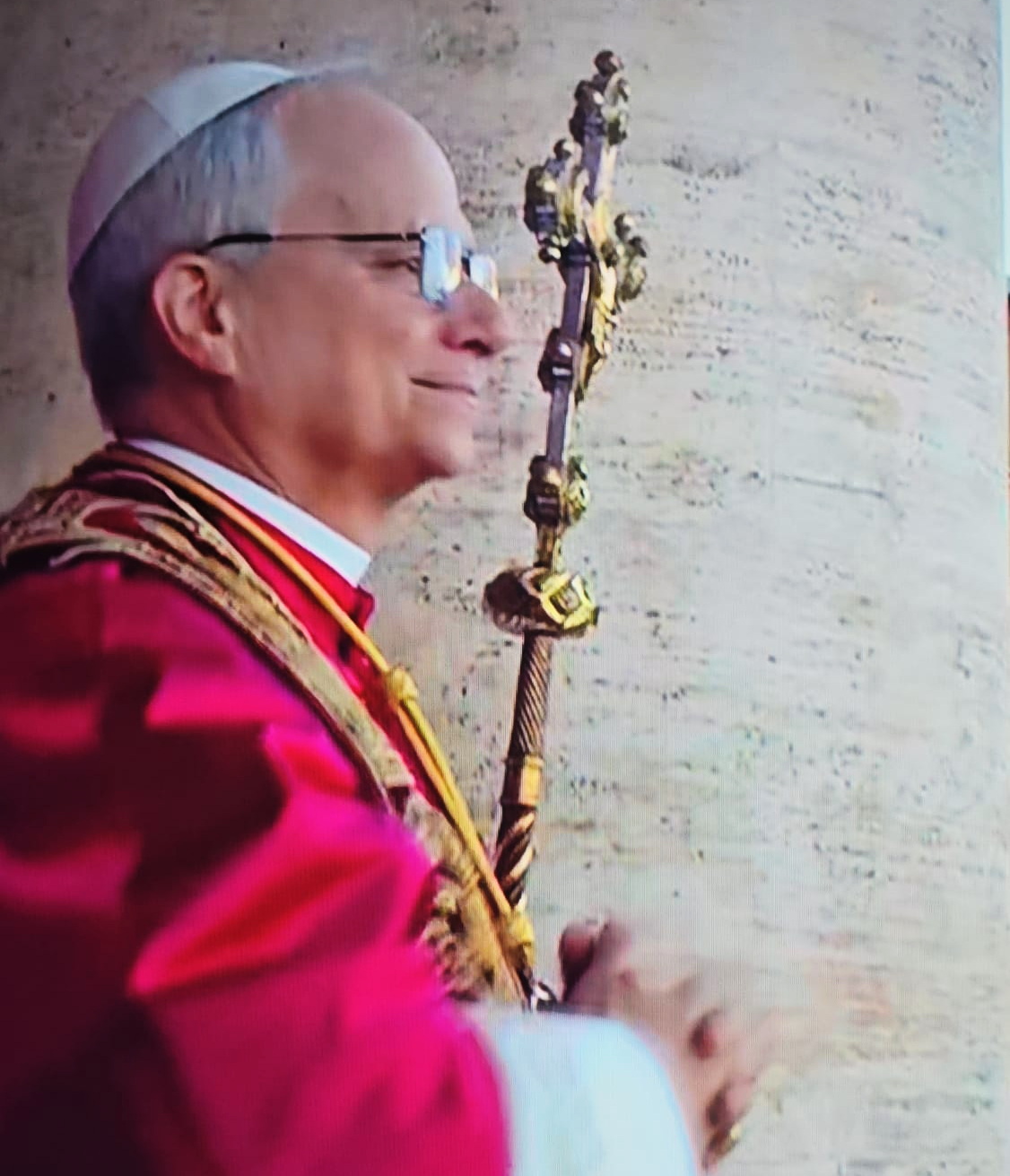 El Ayuntamiento felicita al nuevo Papa León XIV y a los párrocos de Almuñécar y La Herradura