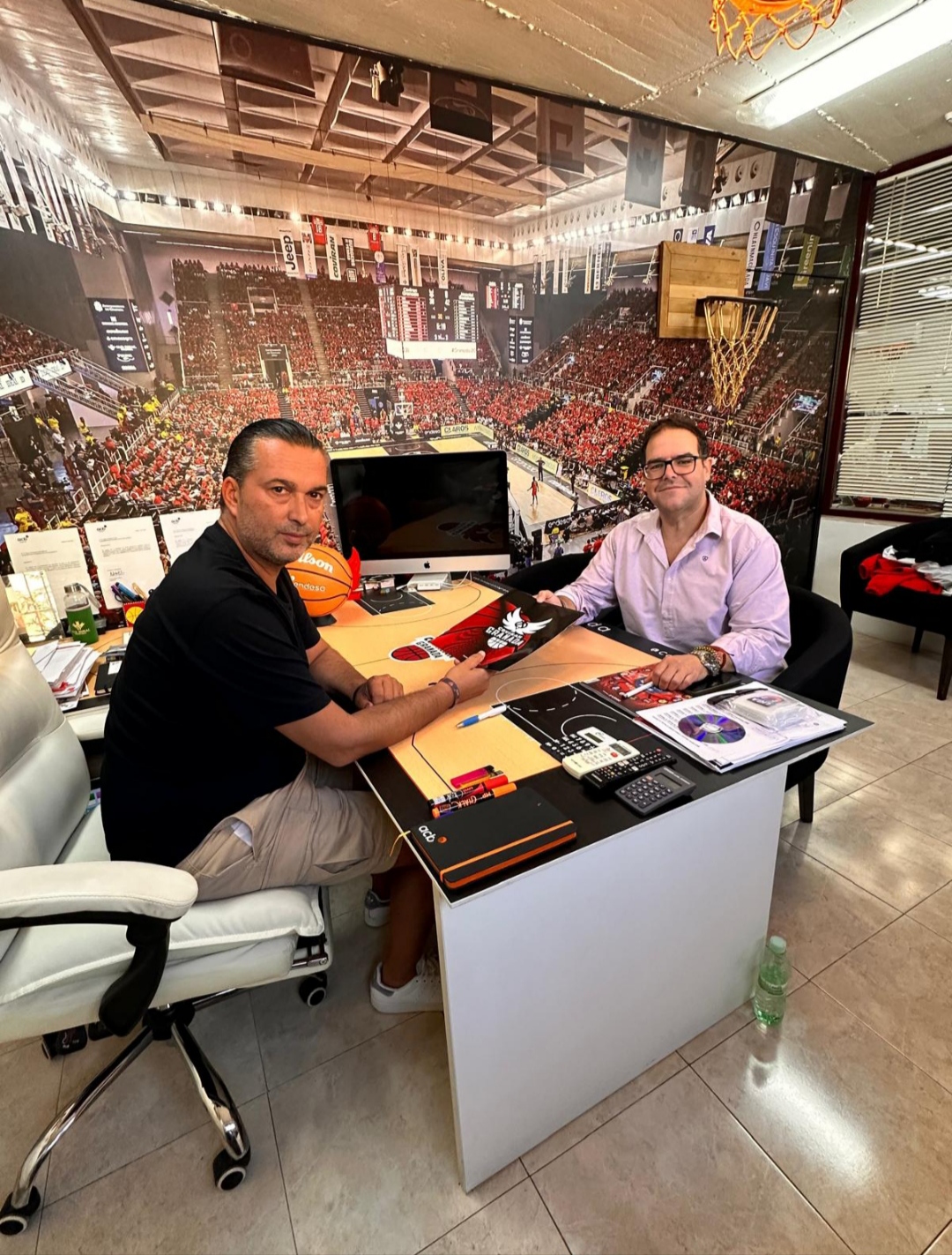 La Mancomunidad ser una temporada ms colaboradora oficial del CB Granada tras la renovacin del convenio entre ambas entidades 
