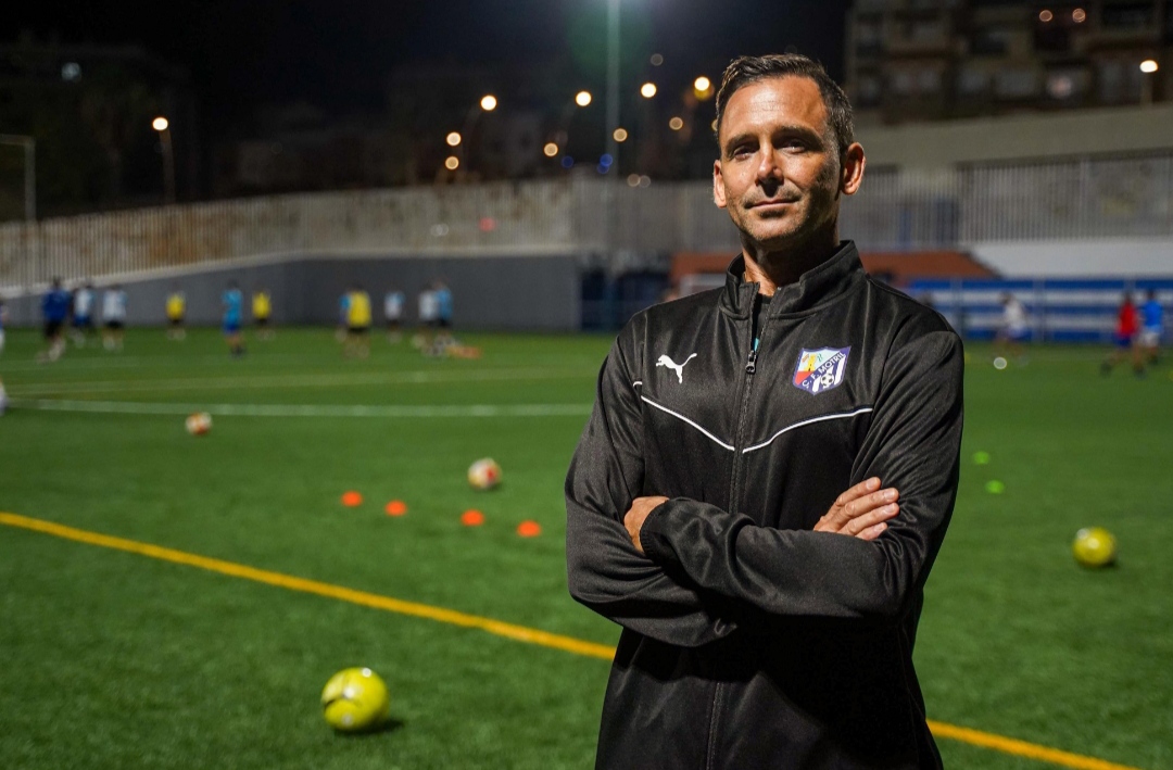 Daniel Reyes, coordinador de la cantera femenina del CF Motril, es nominado a los 'Premios Alumni 2025' por su xito en Vlez