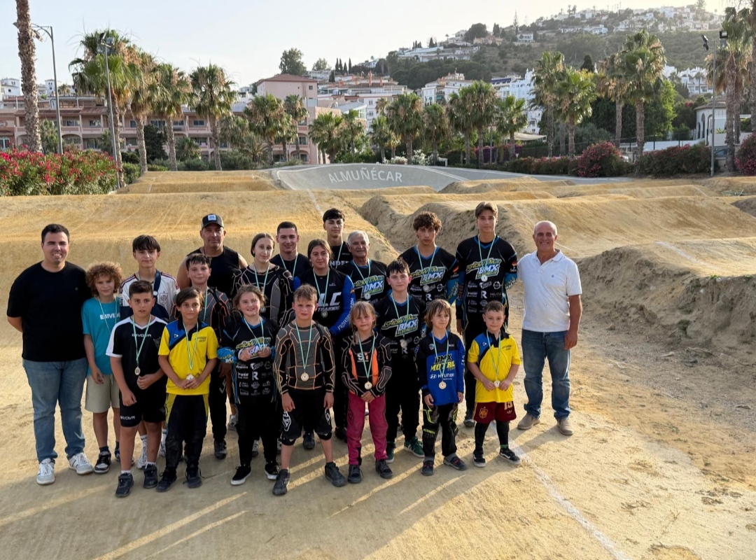 La Escuela Municipal de BMX de Almuñécar clausura la temporada con 35 alumnos y su presencia en competiciones nacionales e internacionales