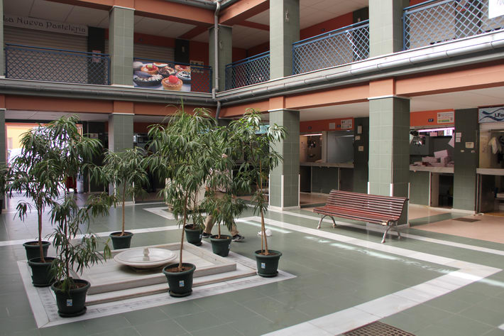 El mercado municipal abrirá el Día de los Santos