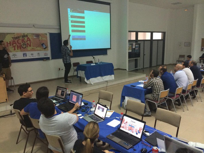 Los centros Guadalinfo de Granada acumulan más de 200.000 usuarios en el primer semestre de 2015