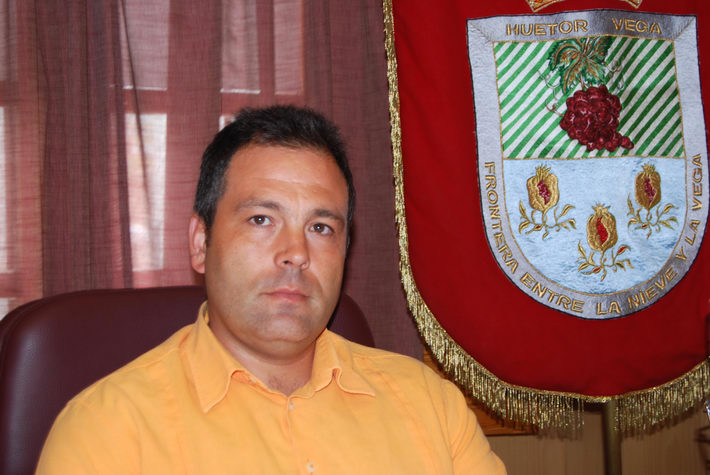 El alcalde de Huetor Vega convoca a la ciudadanía a una concentración en condena del asesinato de Dª. Otilia Márquez