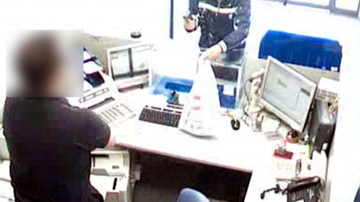 La Guardia Civil detiene en Granada a un peligroso atracador de bancos, a punta de pistola.