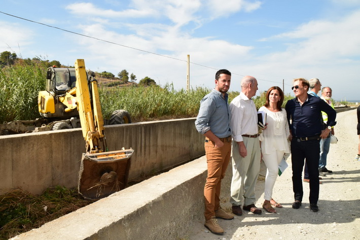 La Junta invierte 280.000 euros en limpiar cauces y ramblas de la Costa Tropical
para prevenir inundaciones.