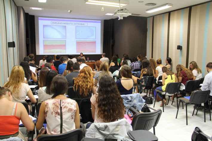 Almu��car acoge un curso de especializaci�n en adaptaci�n de lentes de contacto para corneas irregulares.
