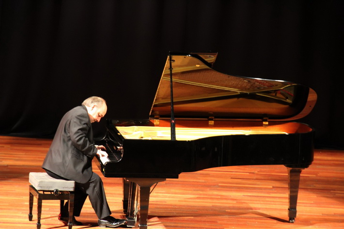 JJMM inaugura su 39ª Temporada con una “Ruta Musical por las Américas”, a cargo del pianista Juan José Muñoz Cañivano.