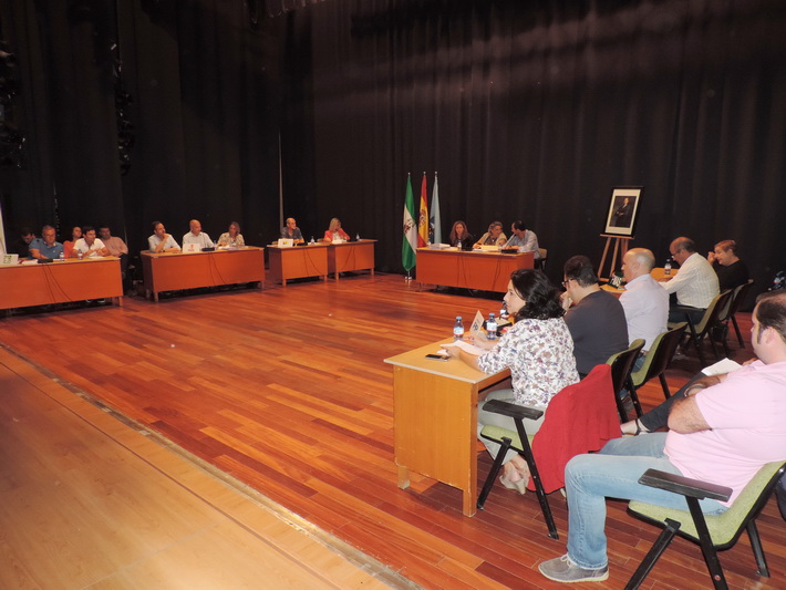 El Ayuntamiento de Almuñécar celebra este jueves dos plenos extraordinarios en La Herradura. 