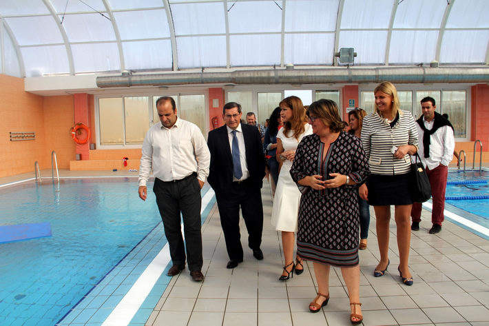 Entrena apuesta por la gestión pública de los servicios en la reapertura de la piscina de La Zubia