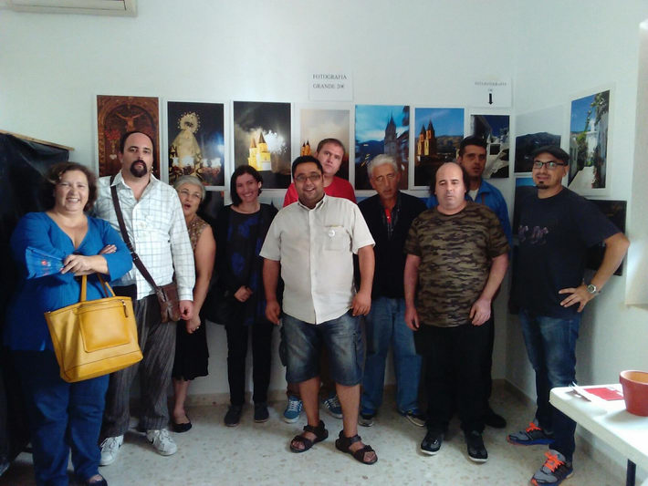 Exposición de trabajos realizados por los usuarios del centro FAISEM de Órgiva para celebrar el Día de la Salud Mental